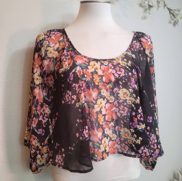 LUCCA COTURE FLORAL SHEER CROPPED BLOUSE OPEN BACK  BALLOON SLEEVES MEDIUM - Picture 1 of 16